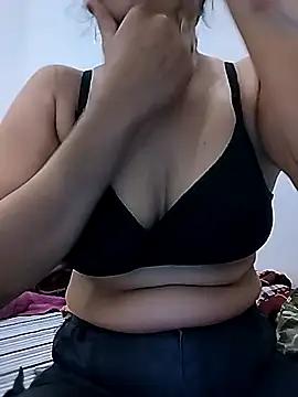 Snapshot of Simaran_bhabhi chatting on January 10, 2026, 5:09 am Simaran bhabhi online show from January 10, 2026, 5:09 am