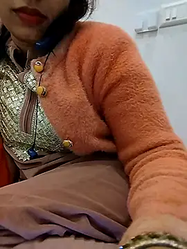 Snapshot of Simaran_bhabhi chatting on January 13, 2026, 10:31 am Simaran bhabhi online show from January 13, 2026, 10:31 am