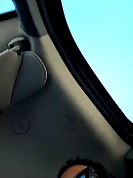 1BeautyN1Beast online show from March 3, 2025, 3:31 pm