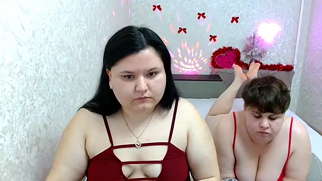 Snapshot of BeckyAndHellen chatting on December 29, 2024, 6:05 pm BeckyAndHellen online show from December 29, 2024, 6:05 pm