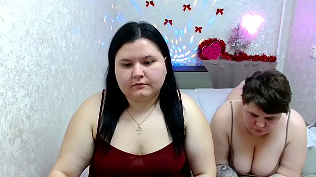 Snapshot of BeckyAndHellen chatting on January 3, 2025, 8:54 pm BeckyAndHellen online show from January 3, 2025, 8:54 pm