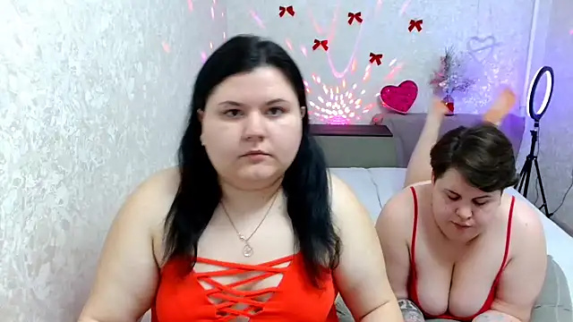 Snapshot of BeckyAndHellen chatting on February 5, 2025, 5:42 pm BeckyAndHellen online show from February 5, 2025, 5:42 pm