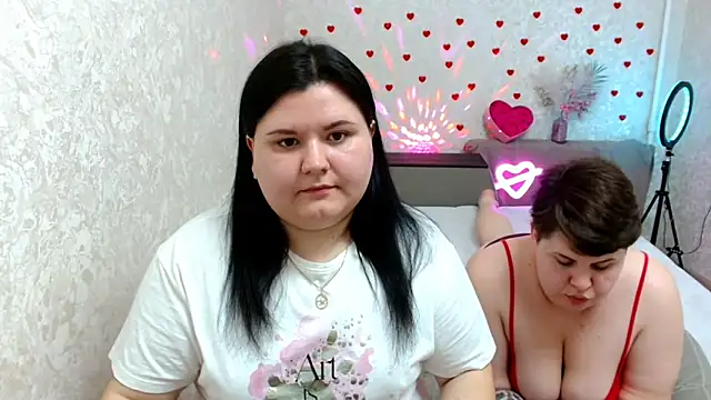 Snapshot of BeckyAndHellen chatting on February 26, 2025, 11:30 am BeckyAndHellen online show from February 26, 2025, 11:30 am