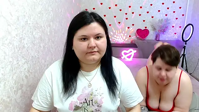 Snapshot of BeckyAndHellen chatting on March 4, 2025, 10:57 am BeckyAndHellen online show from March 4, 2025, 10:57 am