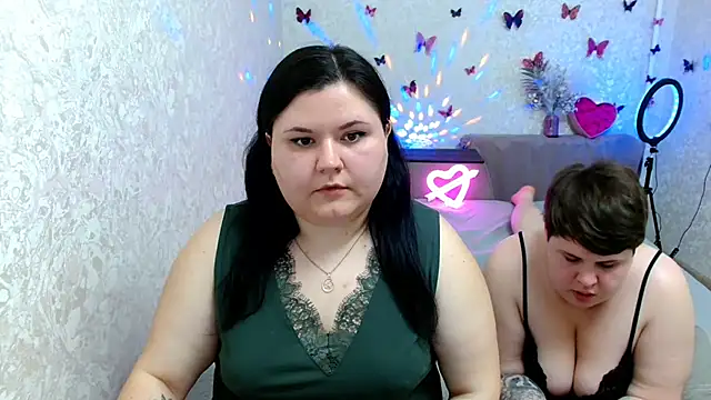 Snapshot of BeckyAndHellen chatting on March 13, 2025, 6:23 pm BeckyAndHellen online show from March 13, 2025, 6:23 pm