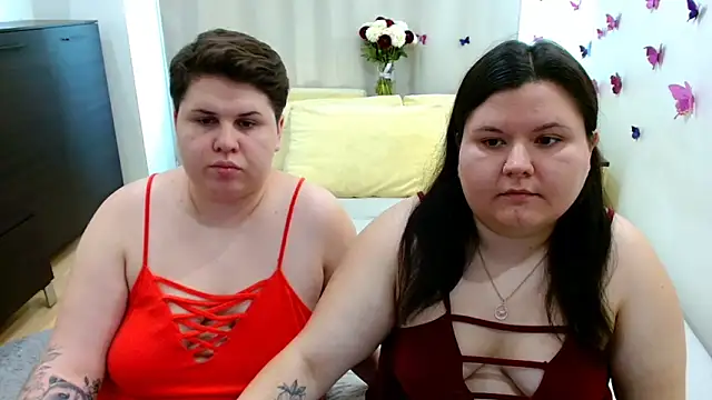 Snapshot of BeckyAndHellen chatting on September 9, 2025, 12:26 pm BeckyAndHellen online show from September 9, 2025, 12:26 pm