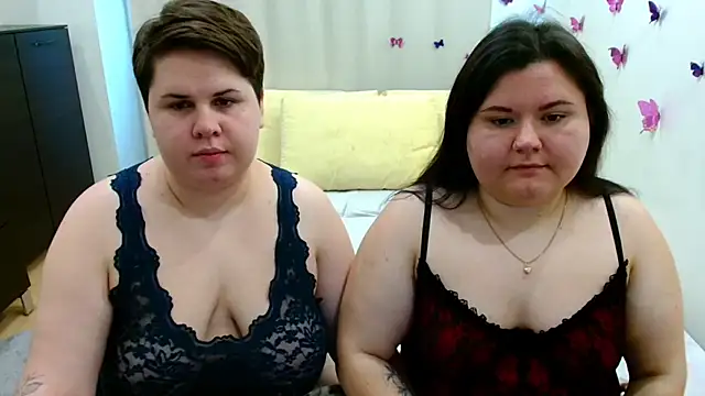 Snapshot of BeckyAndHellen chatting on October 3, 2025, 10:12 am BeckyAndHellen online show from October 3, 2025, 10:12 am