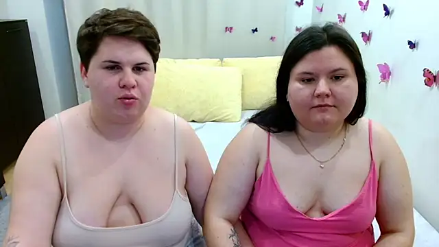 Snapshot of BeckyAndHellen chatting on October 4, 2025, 2:48 pm BeckyAndHellen online show from October 4, 2025, 2:48 pm