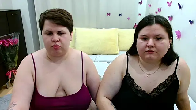 Snapshot of BeckyAndHellen chatting on October 8, 2025, 5:54 pm BeckyAndHellen online show from October 8, 2025, 5:54 pm
