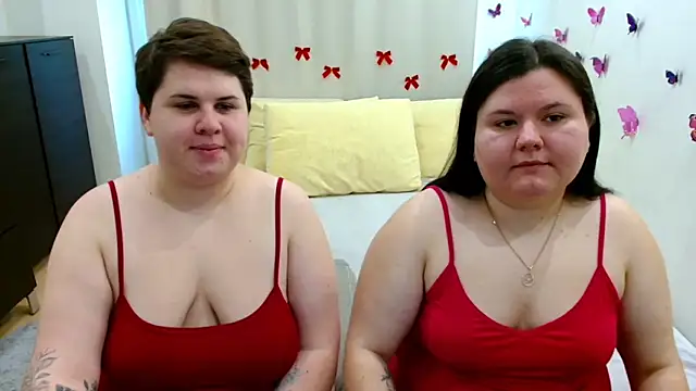 Snapshot of BeckyAndHellen chatting on October 16, 2025, 9:32 am BeckyAndHellen online show from October 16, 2025, 9:32 am