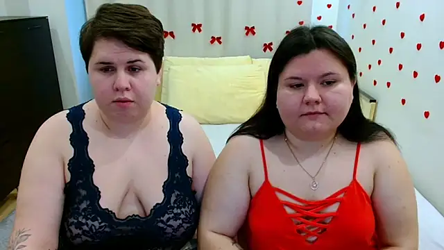 Snapshot of BeckyAndHellen chatting on October 19, 2025, 11:33 am BeckyAndHellen online show from October 19, 2025, 11:33 am