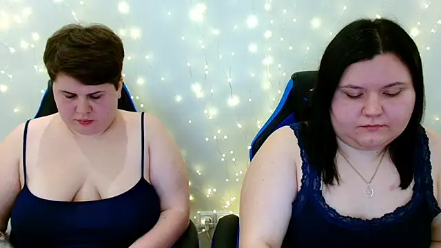 BeckyAndHellen online show from December 22, 2025, 8:06 pm