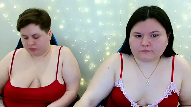 BeckyAndHellen online show from April 17, 2026, 12:30 pm