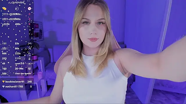 Snapshot of Honey_blonde chatting on March 30, 2026, 10:55 pm Honey blonde online show from March 30, 2026, 10:55 pm