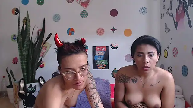 Yaumiko online show from December 19, 2024, 8:34 pm