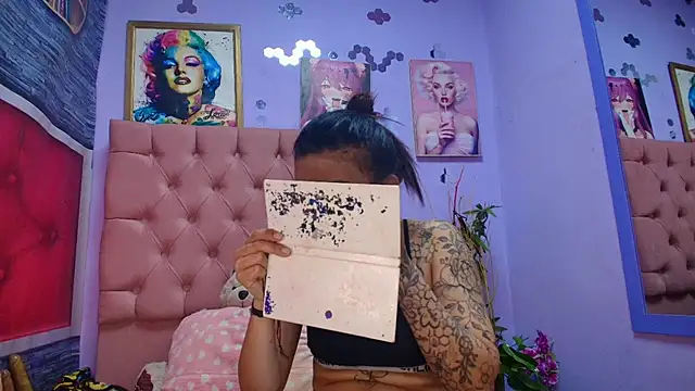 Snapshot of Yaumiko chatting on December 15, 2025, 12:53 pm Yaumiko online show from December 15, 2025, 12:53 pm