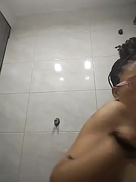 Snapshot of Yaumiko chatting on January 6, 2026, 2:10 pm Yaumiko online show from January 6, 2026, 2:10 pm