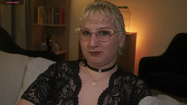 Ximenna Cruz online show from December 5, 2025, 12:19 am