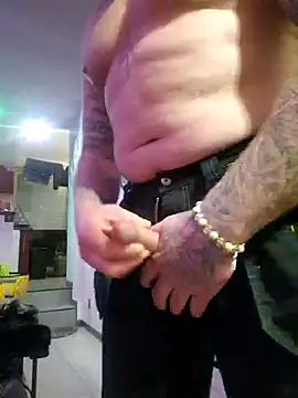 RomWoolf online show from January 14, 2025, 9:51 pm