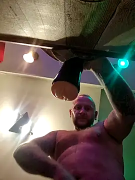 RomWoolf online show from February 24, 2025, 10:25 pm