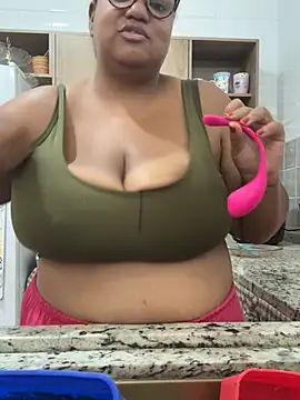 Snapshot of SweetLizzyBBW chatting on May 26, 2026, 1:23 am SweetLizzyBBW online show from May 26, 2026, 1:23 am