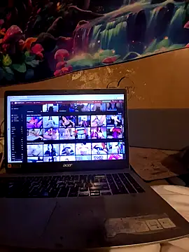 nuttinbuttcock69 online show from May 13, 2026, 6:05 pm