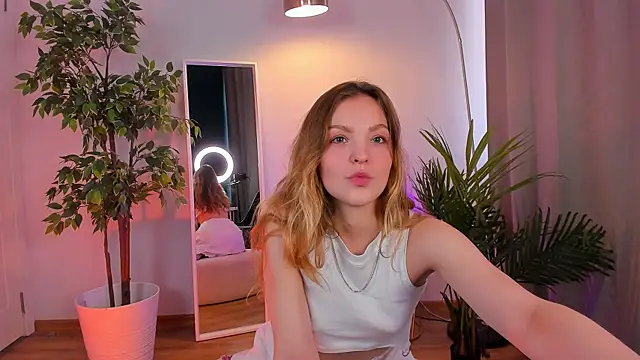 stay with alice online show from September 11, 2025, 1:44 pm