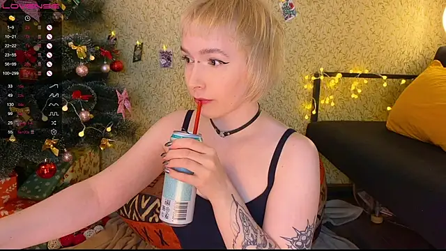 Snapshot of EmmyAmbros chatting on January 13, 2025, 3:15 pm EmmyAmbros online show from January 13, 2025, 3:15 pm