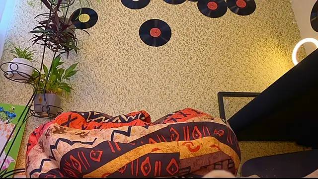 Snapshot of EmmyAmbros chatting on March 21, 2025, 12:06 pm EmmyAmbros online show from March 21, 2025, 12:06 pm