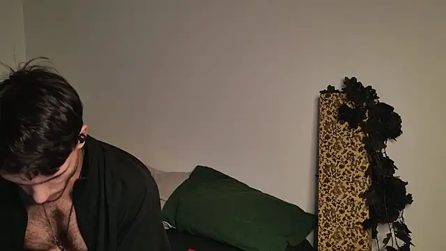 JackDesFeux online show from December 2, 2025, 4:07 am