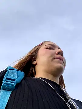 melody-dy online show from October 29, 2025, 9:49 pm