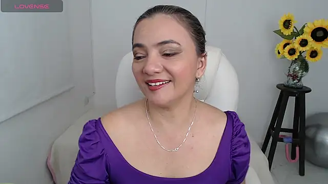 ana milf online show from October 13, 2025, 12:49 pm