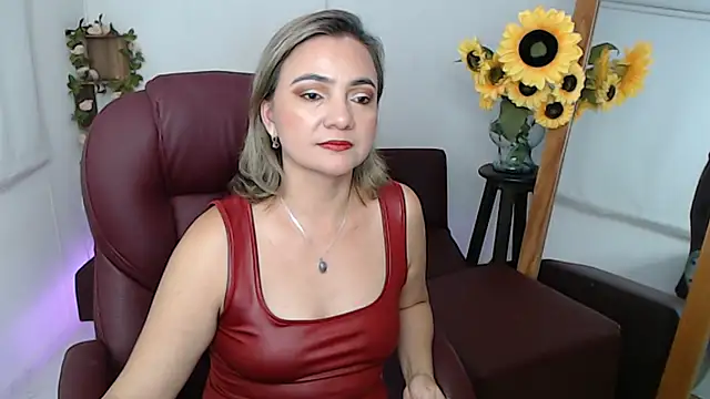 Snapshot of ana_milf chatting on July 25, 2026, 2:25 pm ana milf online show from July 25, 2026, 2:25 pm