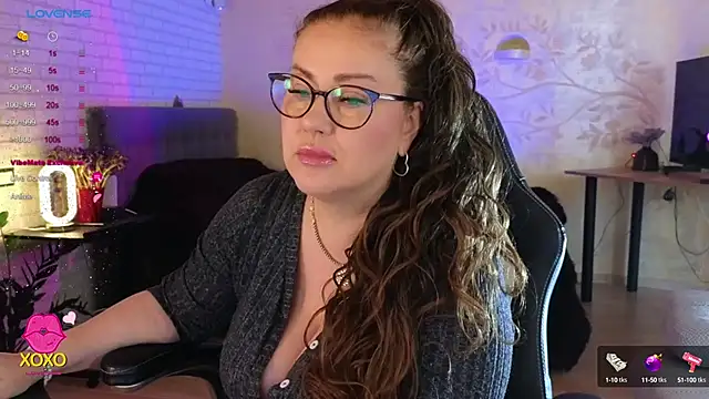 misskaassandraa online show from September 29, 2025, 9:03 am