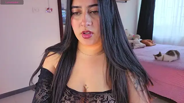 Snapshot of serenna_se chatting on May 13, 2026, 8:38 pm serenna se online show from May 13, 2026, 8:38 pm