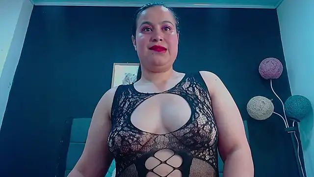 mia xx1 online show from October 30, 2025, 4:14 am