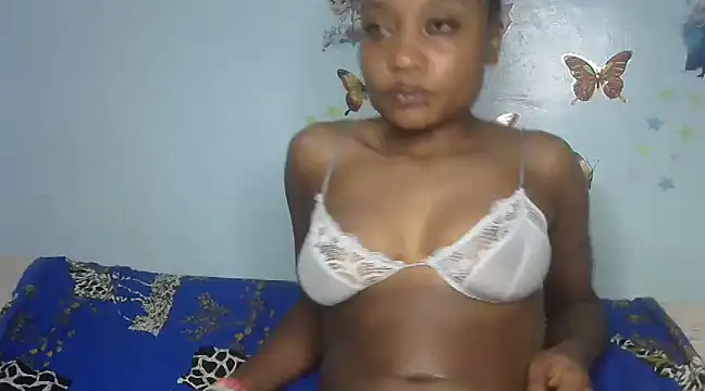 Snapshot of laetitia_ chatting on March 7, 2025, 8:22 pm laetitia online show from March 7, 2025, 8:22 pm