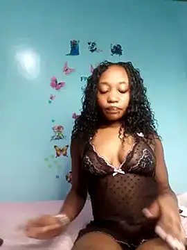 Snapshot of laetitia_ chatting on March 12, 2025, 2:45 pm laetitia online show from March 12, 2025, 2:45 pm