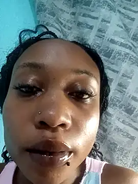 Snapshot of laetitia_ chatting on March 13, 2025, 9:37 pm laetitia online show from March 13, 2025, 9:37 pm