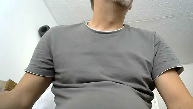Snapshot of michaelbobby chatting on July 27, 2026, 9:27 am michaelbobby online show from July 27, 2026, 9:27 am