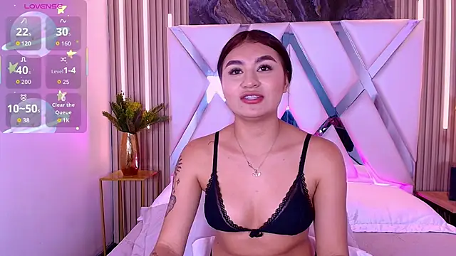 Zayda 1 online show from December 13, 2025, 7:53 pm