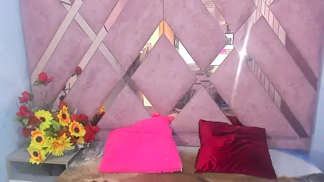 chanel hot 001 online show from February 11, 2025, 4:35 pm