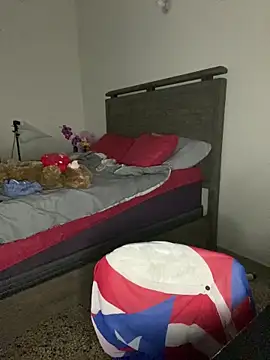 Snapshot of ladycreamypr2 chatting on March 4, 2026, 5:35 am ladycreamypr2 online show from March 4, 2026, 5:35 am