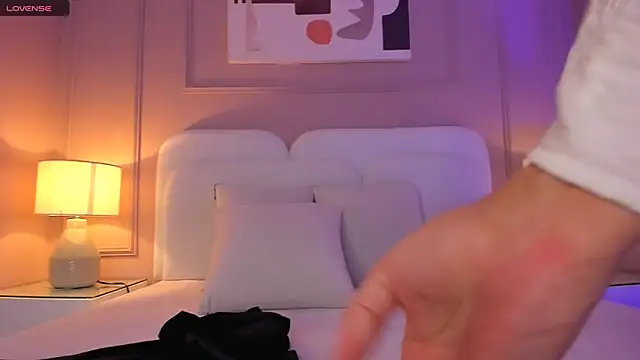 aria greco online show from March 25, 2026, 2:17 am