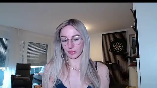 Liana Lou online show from March 8, 2026, 7:45 am