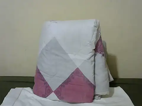 wetberrry online show from October 14, 2025, 5:58 pm