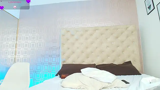 Snapshot of Sara_Desire chatting on January 31, 2025, 9:59 pm Sara Desire online show from January 31, 2025, 9:59 pm