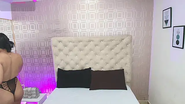 Snapshot of Sara_Desire chatting on March 14, 2025, 12:29 pm Sara Desire online show from March 14, 2025, 12:29 pm