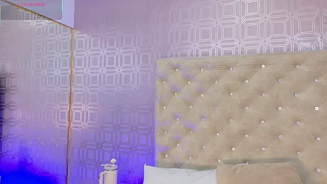 Snapshot of Sara_Desire chatting on September 10, 2025, 3:34 pm Sara Desire online show from September 10, 2025, 3:34 pm