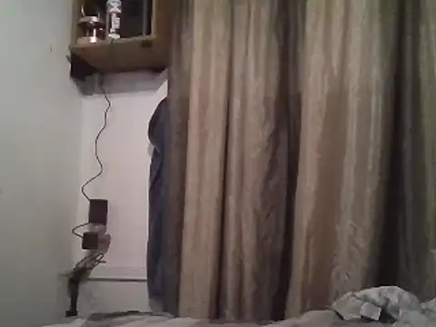 allissonw13 online show from January 16, 2025, 9:27 am